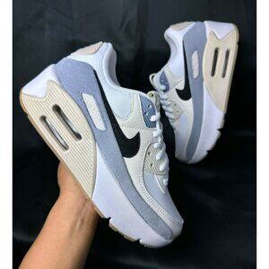 F106 - SIZE 6.5 WOMEN'S NIKE AIR MAX 90 LV8 WHITE / ASHEN SLATE/ BLACK FD4328-10